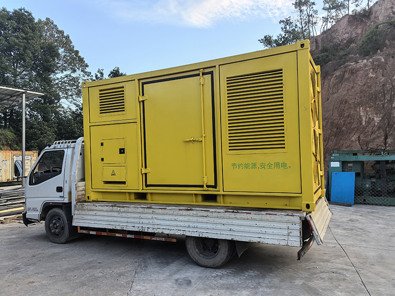 广州博览会保电，8台发电车进入会厂