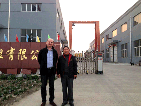 俄罗斯客户来厂验收多台珀金斯柴油发电机组