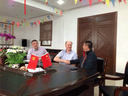 俄罗斯客户来厂验收多台珀金斯柴油发电机组